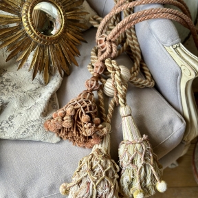 Verzameling van 3 tassels / kwasten