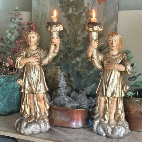 Paar putti kaarshouders 